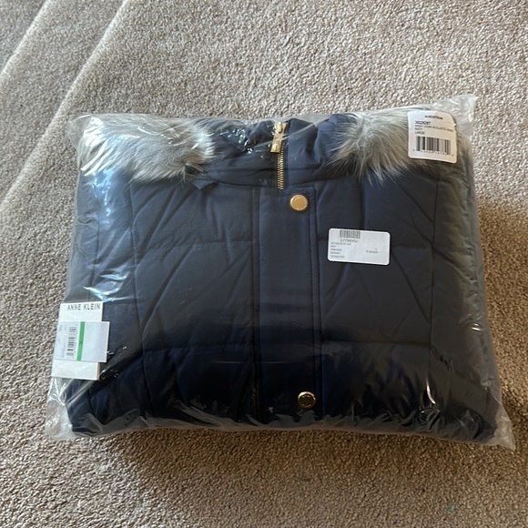 NWT Anne Klein Faux Fur Hoodie Puffer Coat - Picture 5 of 6